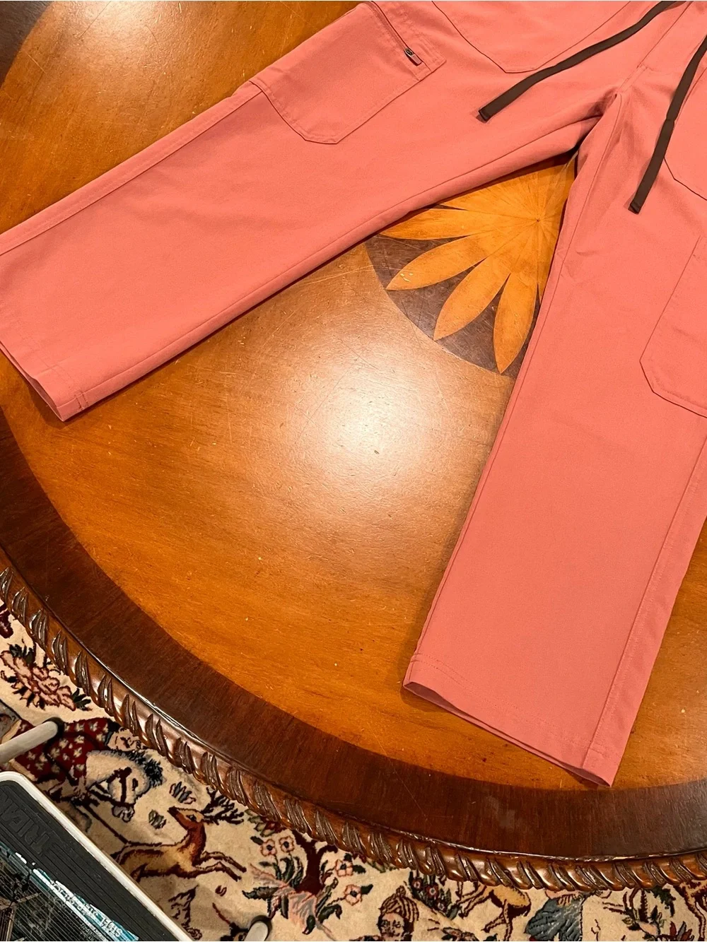 Figs Men’s Cairo Cargo Scrub Pants Mauve Medium Short Straight Leg Drawstring